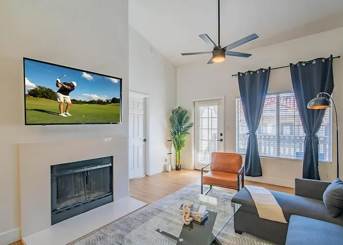 Lush Golf Pickleball Pool Hot Tub King Bed Parking Scottsdale