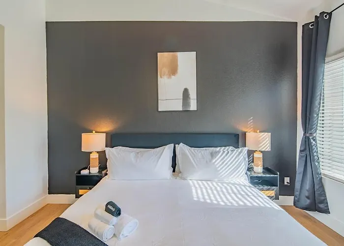 Lush Golf Pickleball Pool Hot Tub King Bed Parking Scottsdale